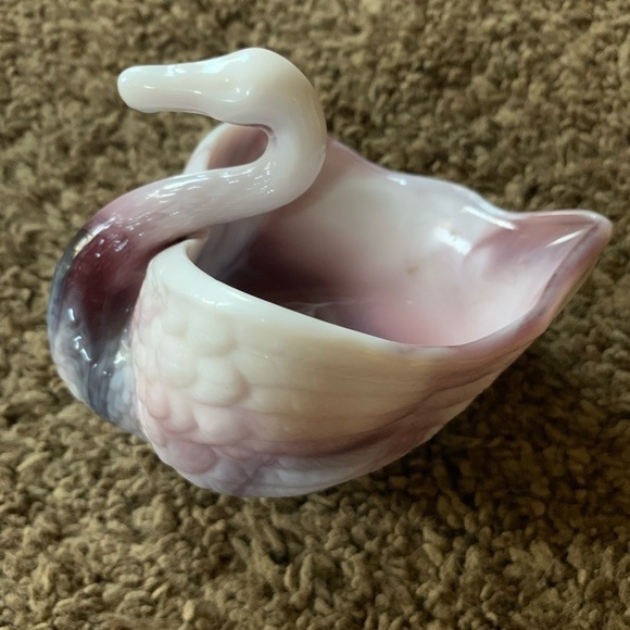 Vintage Imperial Purple Swan Slag Glass Circa 1850 - Picture 1 of 4